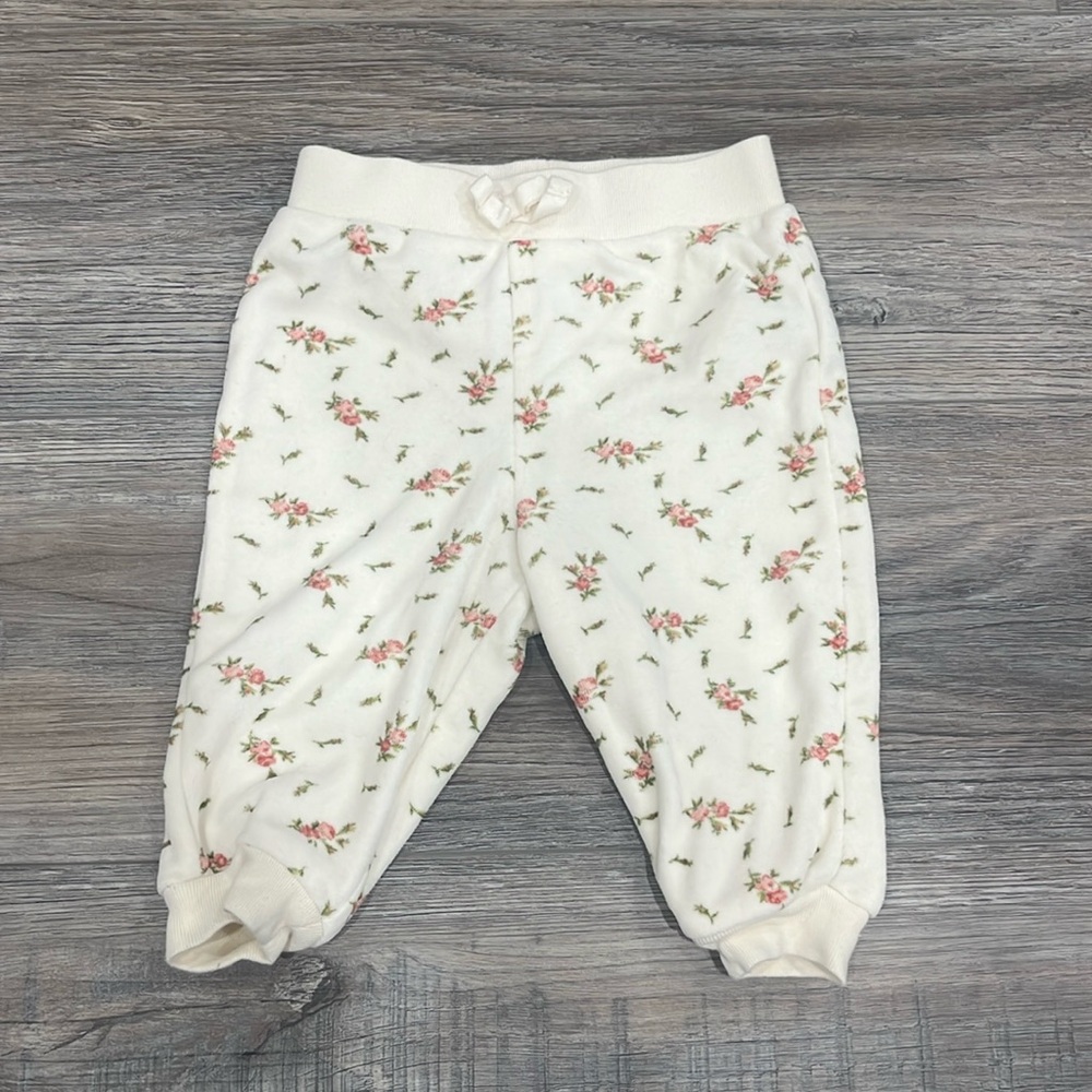 🦄5/25 Floral Joggers